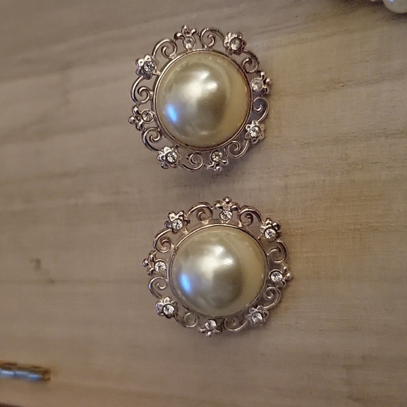 Vintage Avon Faux Pearl Choker, Bracelet and Earrings Set - Picture 5 of 5